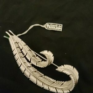 Vintage Trifari brooche